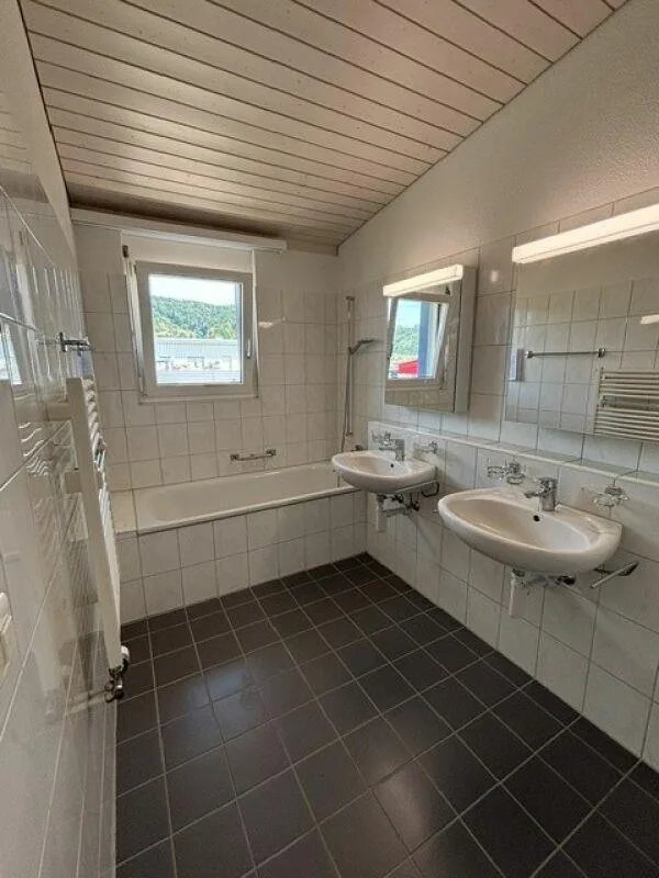 4.5-Zimmer-Attikawohnung mit Wintergarten - Wohnen mit besonderem C...