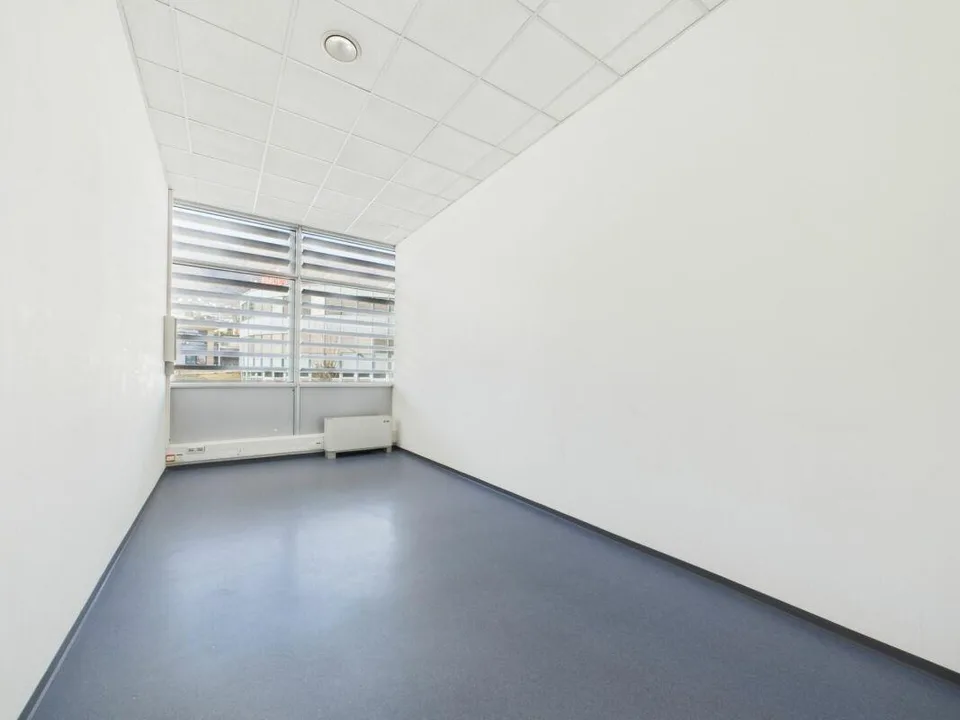 Nouvelle offre à ne pas manquer ! Bureau au premier étage de 205 m² avec services privés – photo 8 sur 11