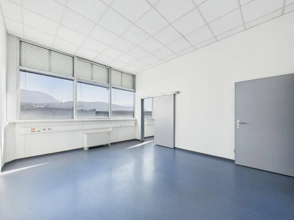 Nouvelle offre à ne pas manquer ! Bureau au premier étage de 205 m² avec services privés – photo 7 sur 11
