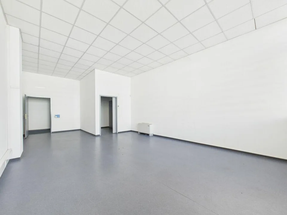 Nouvelle offre à ne pas manquer ! Bureau au premier étage de 205 m² avec services privés – photo 11 sur 11