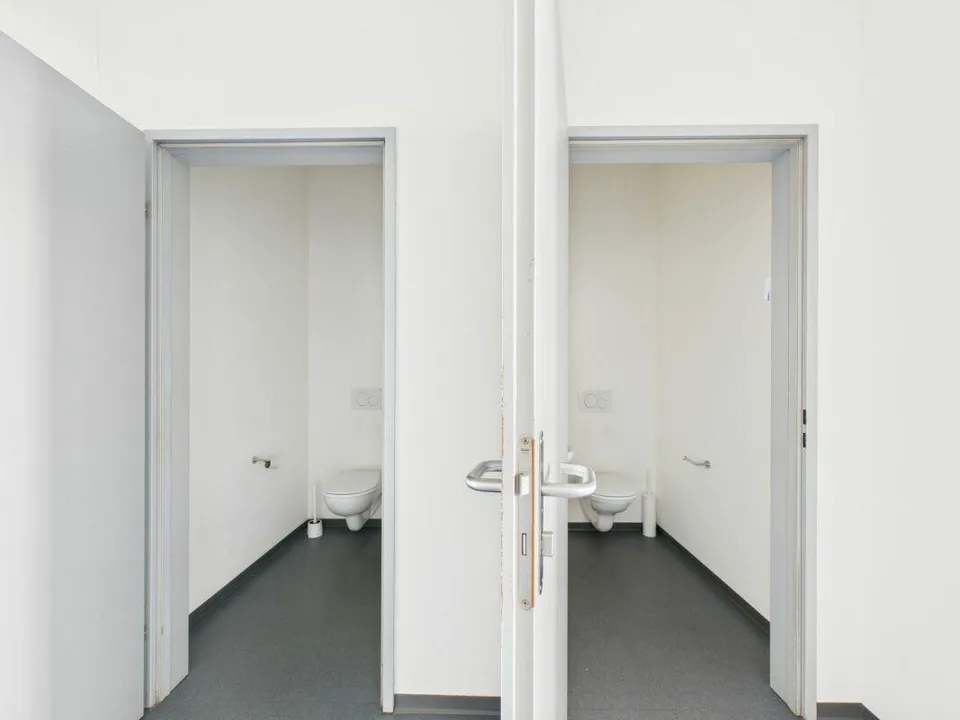 Nouvelle offre à ne pas manquer ! Bureau au premier étage de 205 m² avec services privés – photo 10 sur 11