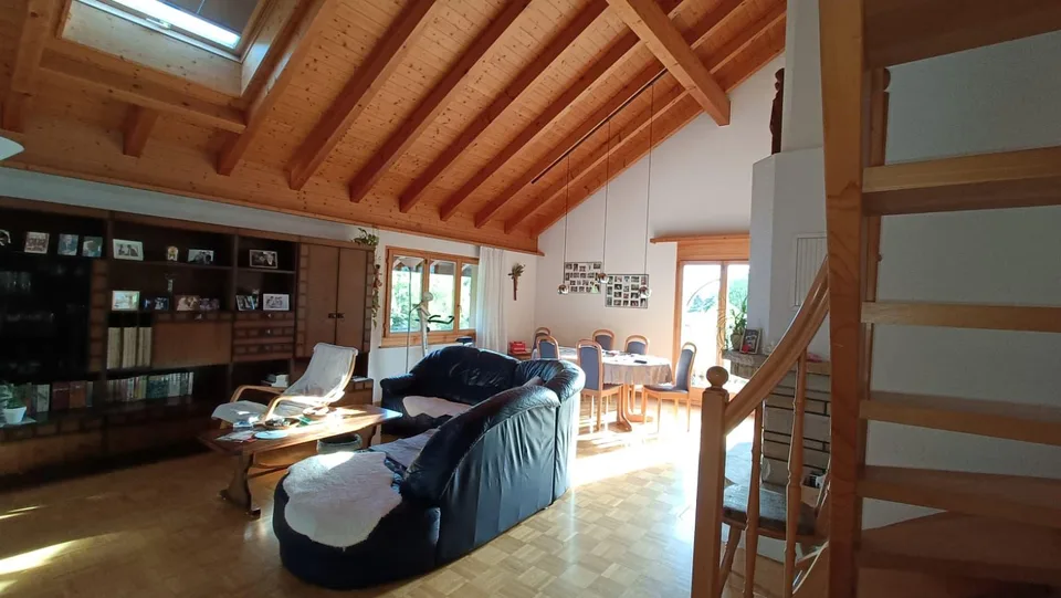 Grosse, helle 5.5 Zimmer Maisonette-/Attikawohnung