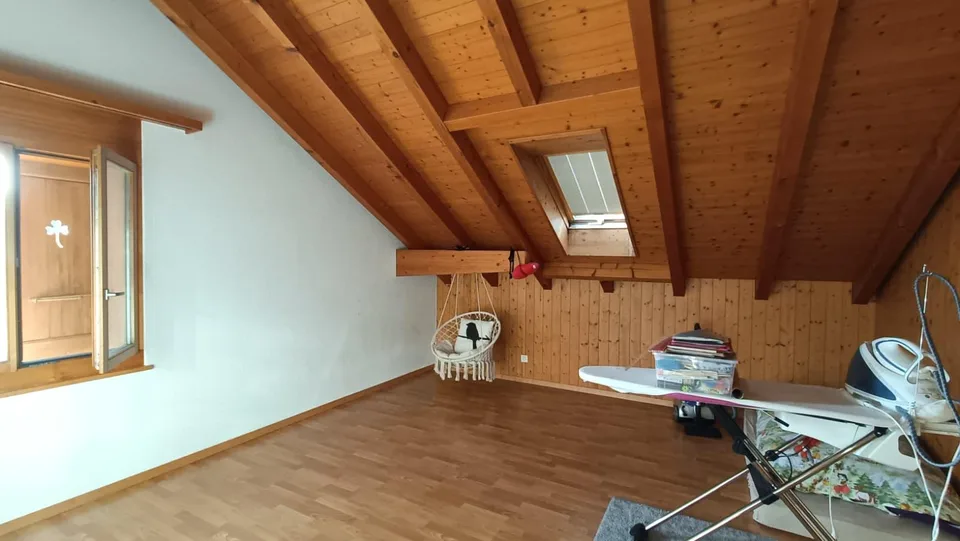 Grosse, helle 5.5 Zimmer Maisonette-/Attikawohnung