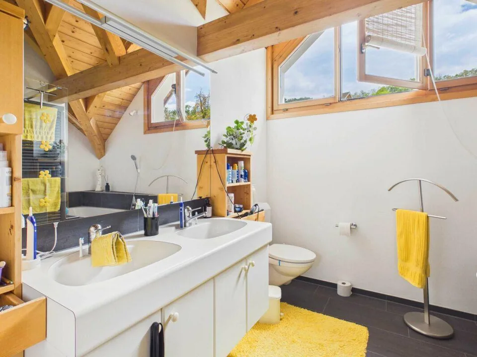 gepflegtes 6.5-Zi.-Einfamilienhaus mit Doppel-Garage und schöner Gartenanlage – Foto 12 von 13