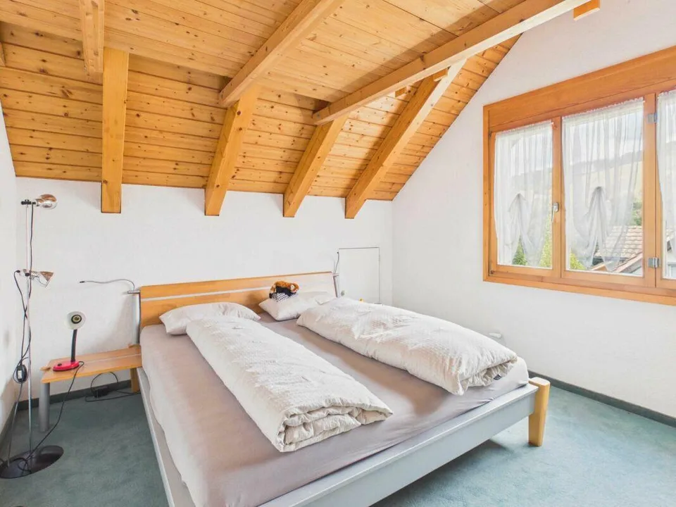gepflegtes 6.5-Zi.-Einfamilienhaus mit Doppel-Garage und schöner Gartenanlage – Foto 11 von 13