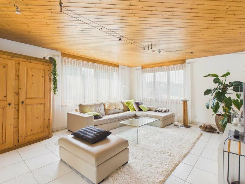 gepflegtes 6.5-Zi.-Einfamilienhaus mit Doppel-Garage und schöner Gartenanlage – Foto 5 von 13