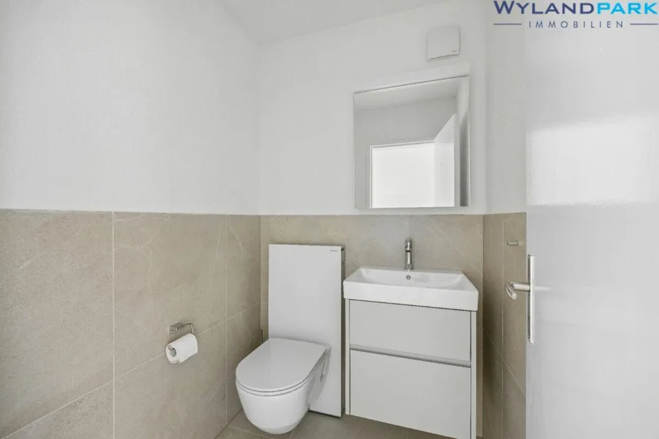 sanierte 4.0-Zimmerwohnung mit grossem Balkon an zentraler Lage (1....