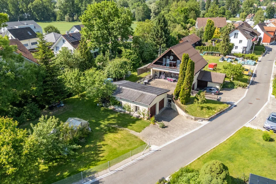 Grosszügiges Grundstück mit Haus und Entwicklungspotenzial – foto 6 di 8