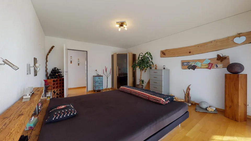 Moderne 4 1/2-Zimmer Terrassenwohnung mit 180° Bergsicht – Foto 13 von 29