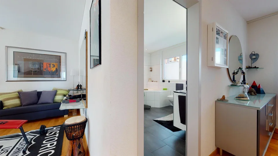 Moderne 4 1/2-Zimmer Terrassenwohnung mit 180° Bergsicht – Foto 16 von 29