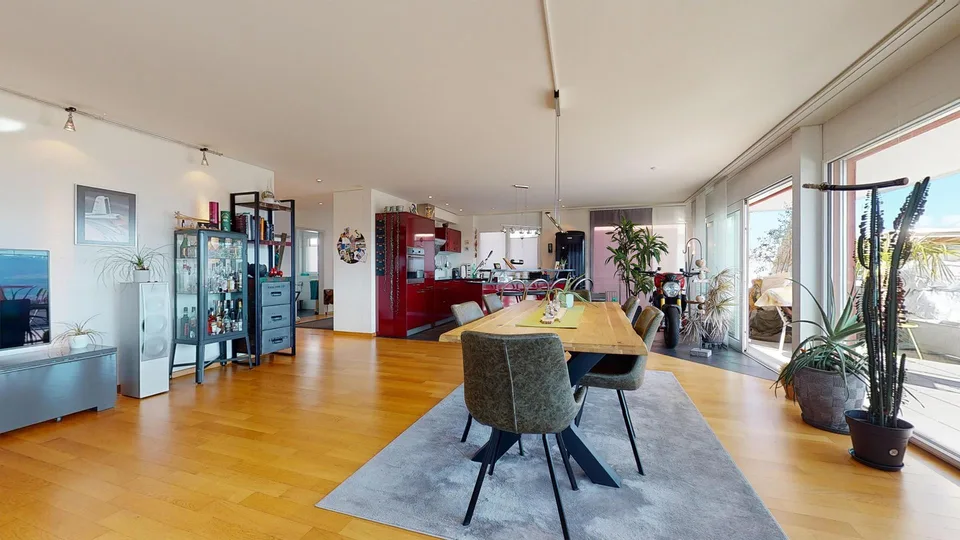 Moderne 4 1/2-Zimmer Terrassenwohnung mit 180° Bergsicht – Foto 8 von 29