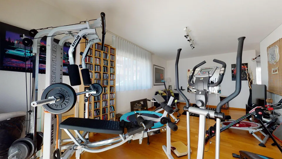 Moderne 4 1/2-Zimmer Terrassenwohnung mit 180° Bergsicht – Foto 22 von 29