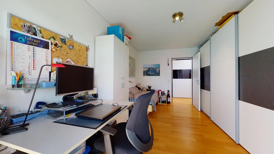 Moderne 4 1/2-Zimmer Terrassenwohnung mit 180° Bergsicht – Foto 15 von 29