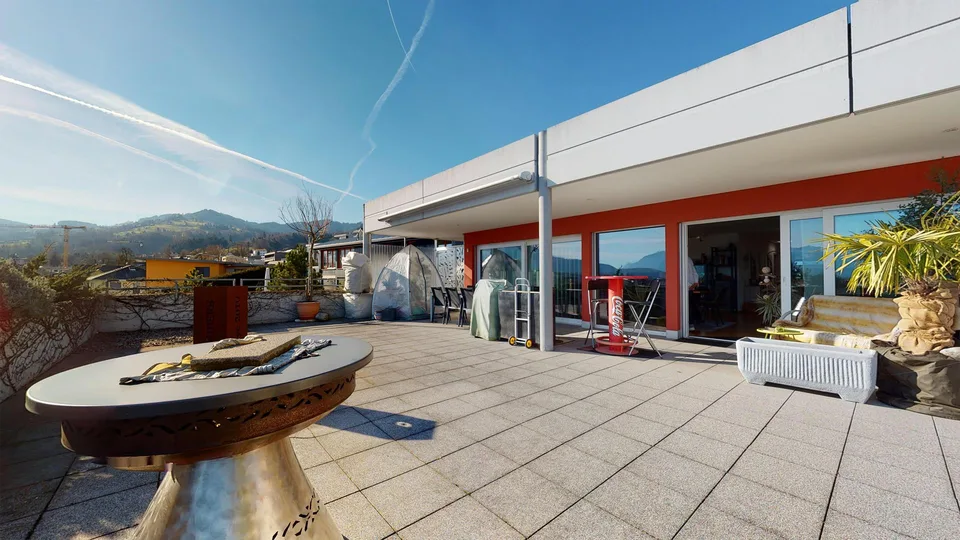Moderne 4 1/2-Zimmer Terrassenwohnung mit 180° Bergsicht – Foto 4 von 29