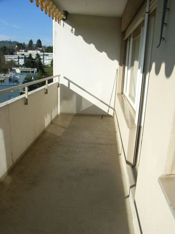 schöne, helle 3.5 Zimmerwohnung mit toller Aussicht – photo 11 sur 15