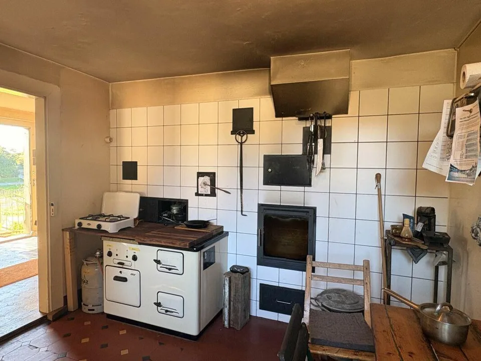 Charming 9.5-room farmhouse with large garden