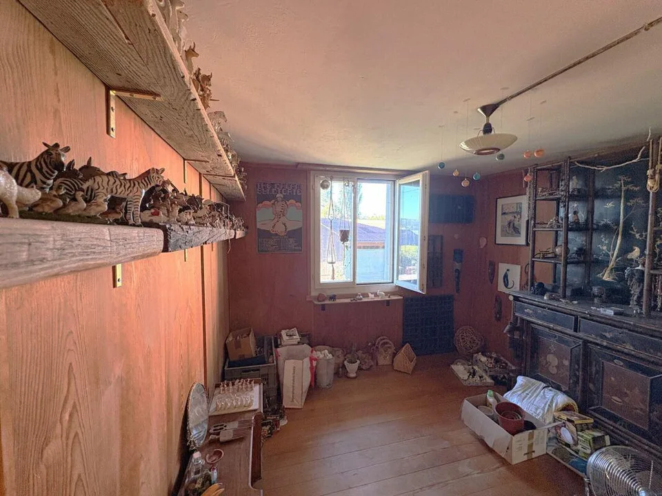 Charming 9.5-room farmhouse with large garden