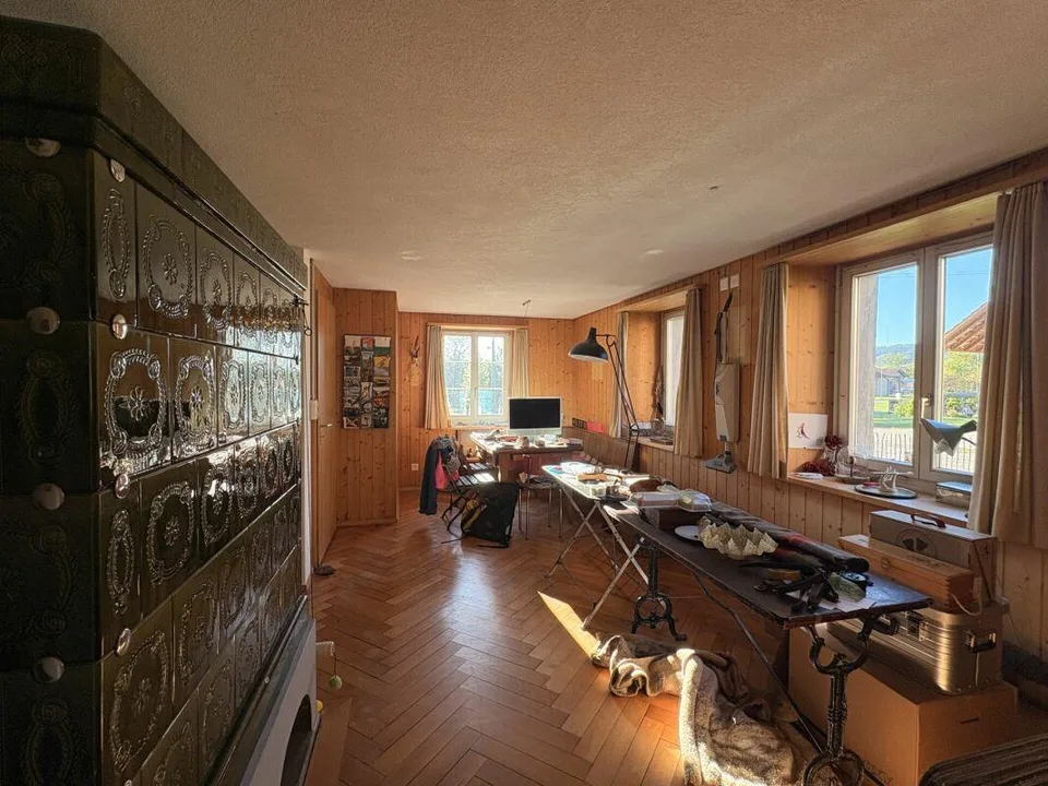 Charming 9.5-room farmhouse with large garden