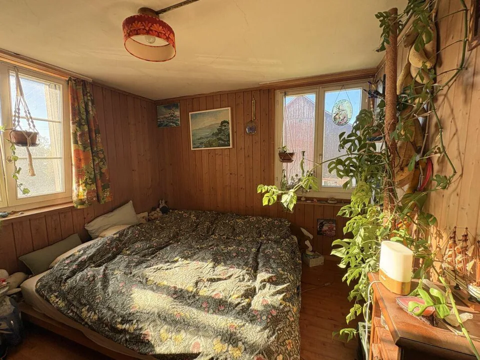 Charming 9.5-room farmhouse with large garden