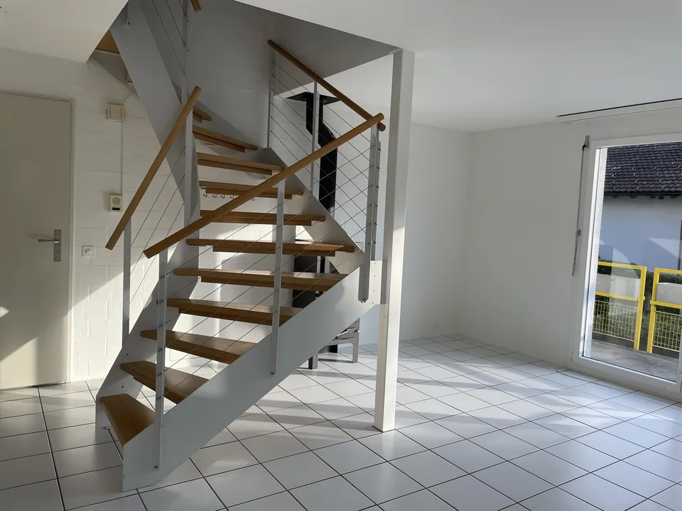 Charmante 3½-Zimmer-Maisonettewohnung mit Gartenmitbenutzung und 2 Bal