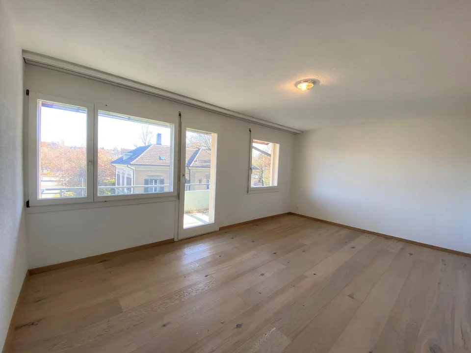 Charmante 2.5-Zimmer-Wohnung mit Balkon in der Stadt Bern – Foto 3 von 9