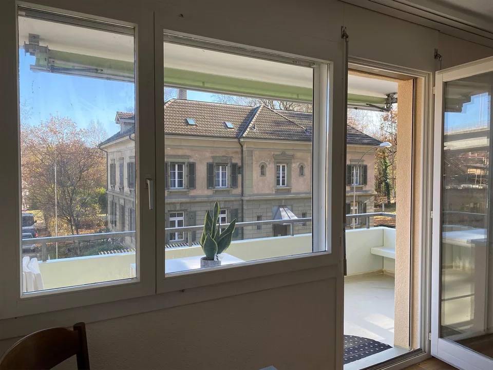 Charmante 2.5-Zimmer-Wohnung mit Balkon in der Stadt Bern – Foto 7 von 9