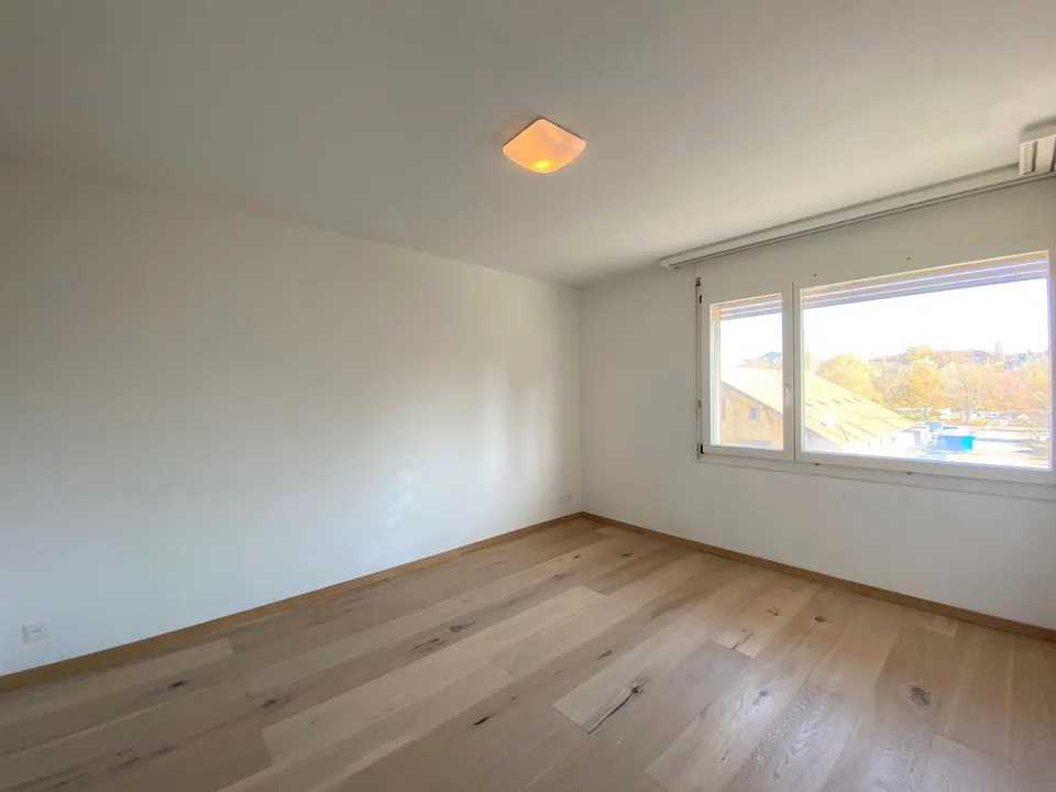 Charmante 2.5-Zimmer-Wohnung mit Balkon in der Stadt Bern – Foto 5 von 9