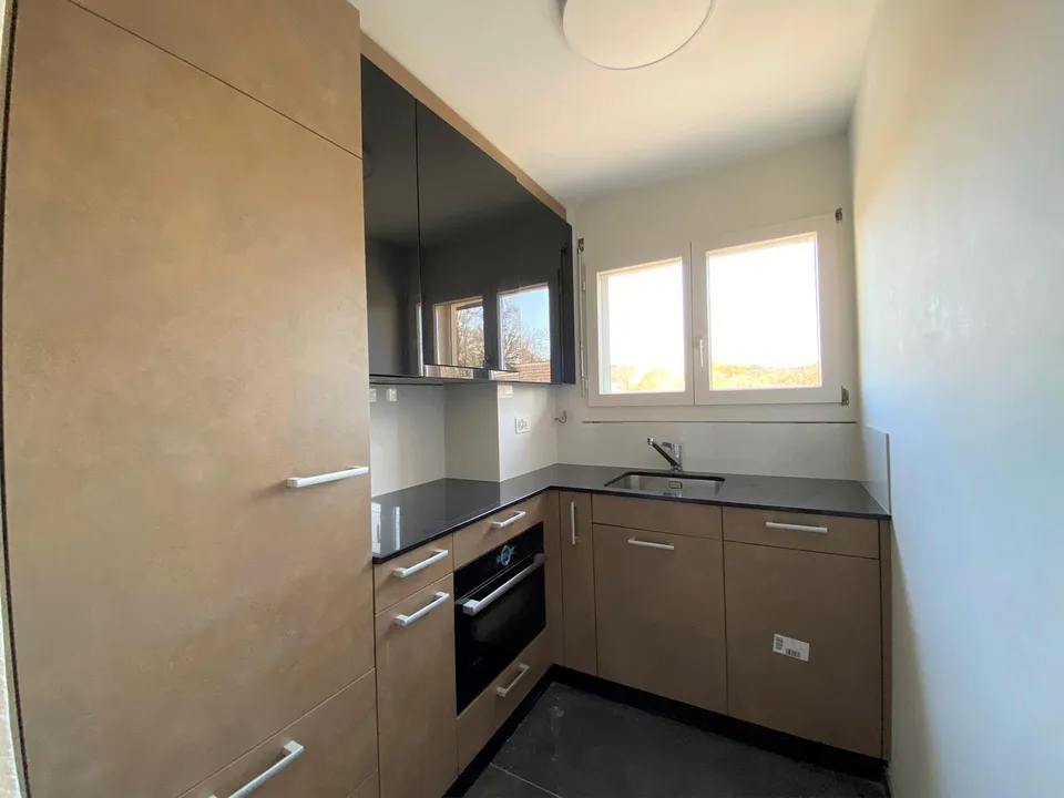 Charmante 2.5-Zimmer-Wohnung mit Balkon in der Stadt Bern – Foto 6 von 9