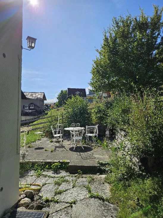 4 1/2 Zimmer, frisch renoviert, zentral, ruhig, wunderschöne Aussicht
