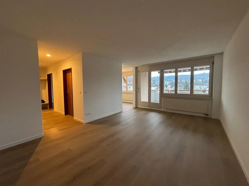 *NEU* renovierte 4.5-Zimmer Wohnung