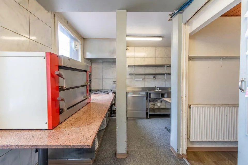 Wo Wohnen auf Gewerbe trifft - Vielseitige Liegenschaft mit Restaurant & Lagergebäude – Foto 6 von 13