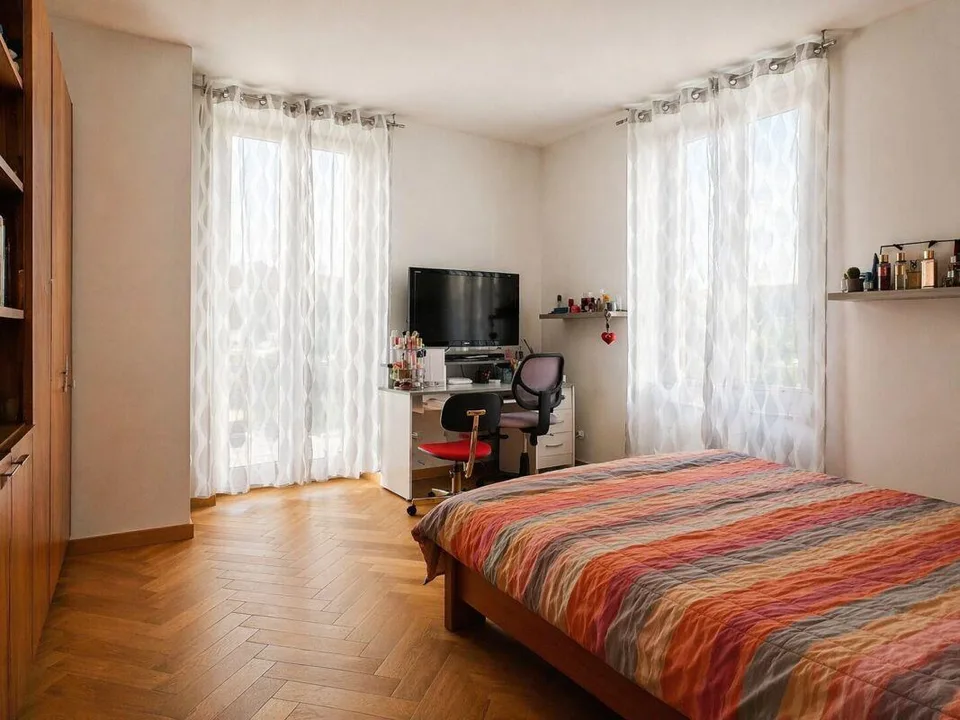 Ampia casa plurifamiliare con autorimessa a Balerna – Foto 9 von 13