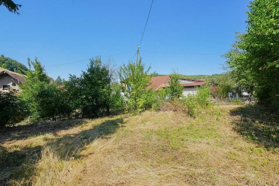 Propriété avec beaucoup d'espace, d'entourage et de potentiel d'expansion – photo 8 sur 13
