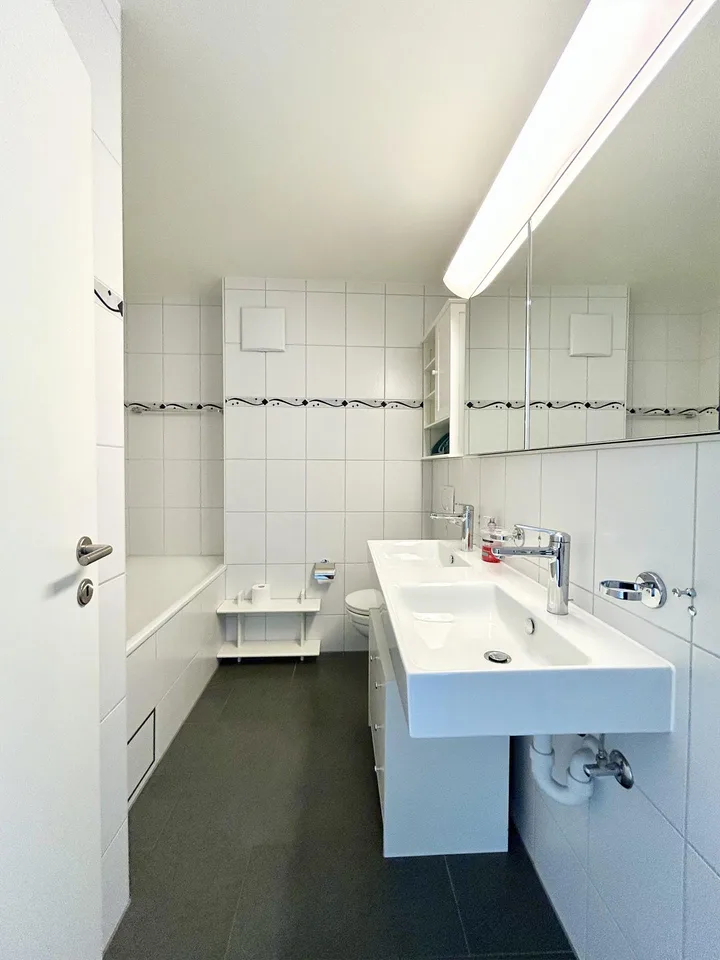 Moderne 4.5-Zimmerwohnung 99m2 an ruhiger Lage