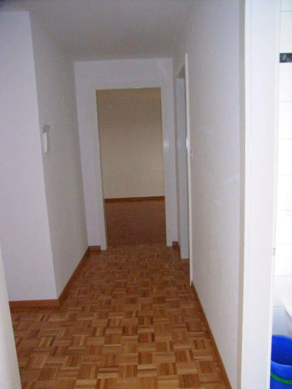 helle und sonnige 2 Zimmerwohnung mit Balkon und schöner Aussicht – photo 6 sur 8