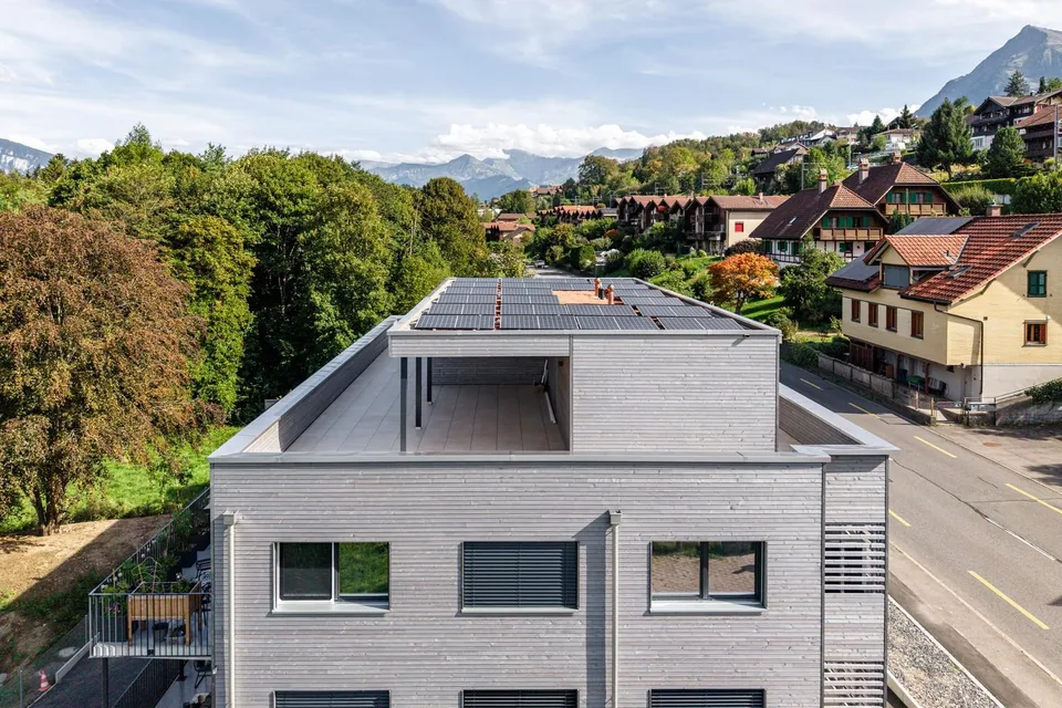 Appartamento attico di 2,5 locali a Gwatt – foto 3 di 13