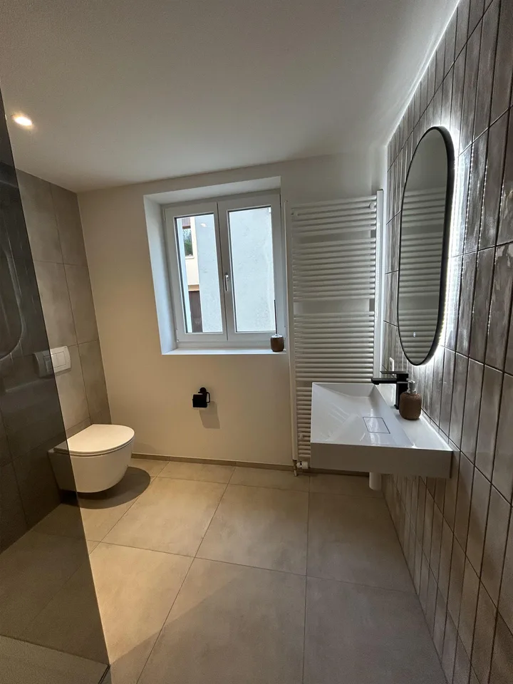 Modern home with in-law suite – photo 14 of 15