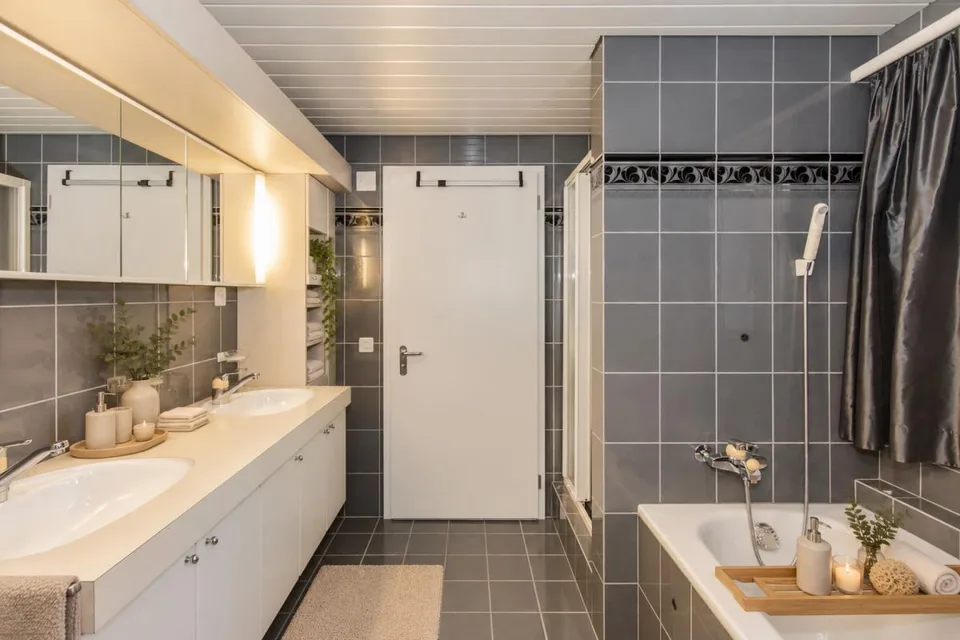 Grosses 6.5-Zimmer-Doppeleinfamilienhaus an bevorzugter Wohnlage - ... – Foto 10 von 14