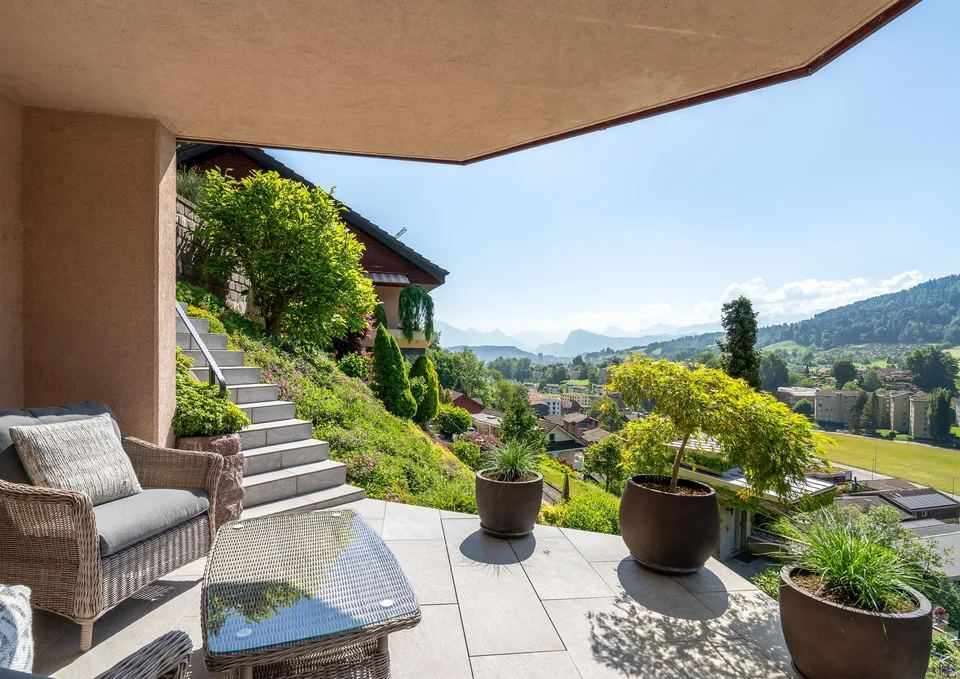 Paradise home with unobstructable Pilatus view – photo 3 of 7