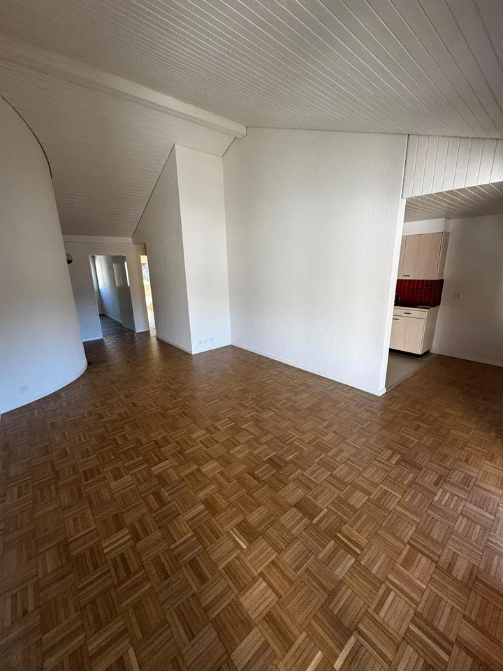 Schöne 3.5-Zimmerwohnung mit grossem Balkon