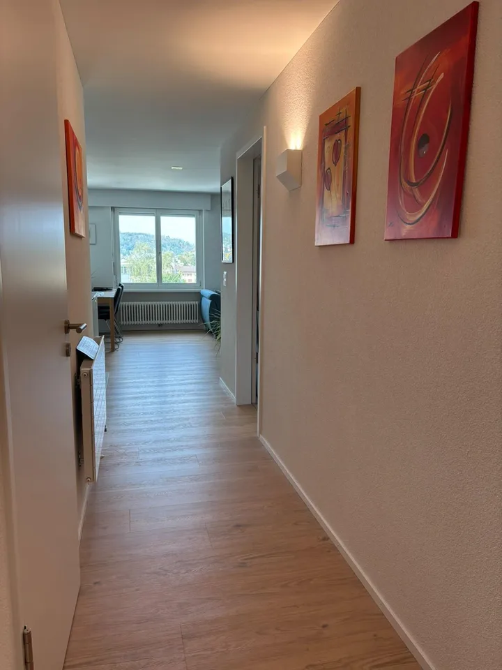 Moderne 3-5-Zimmerwohnung an zentraler Lage