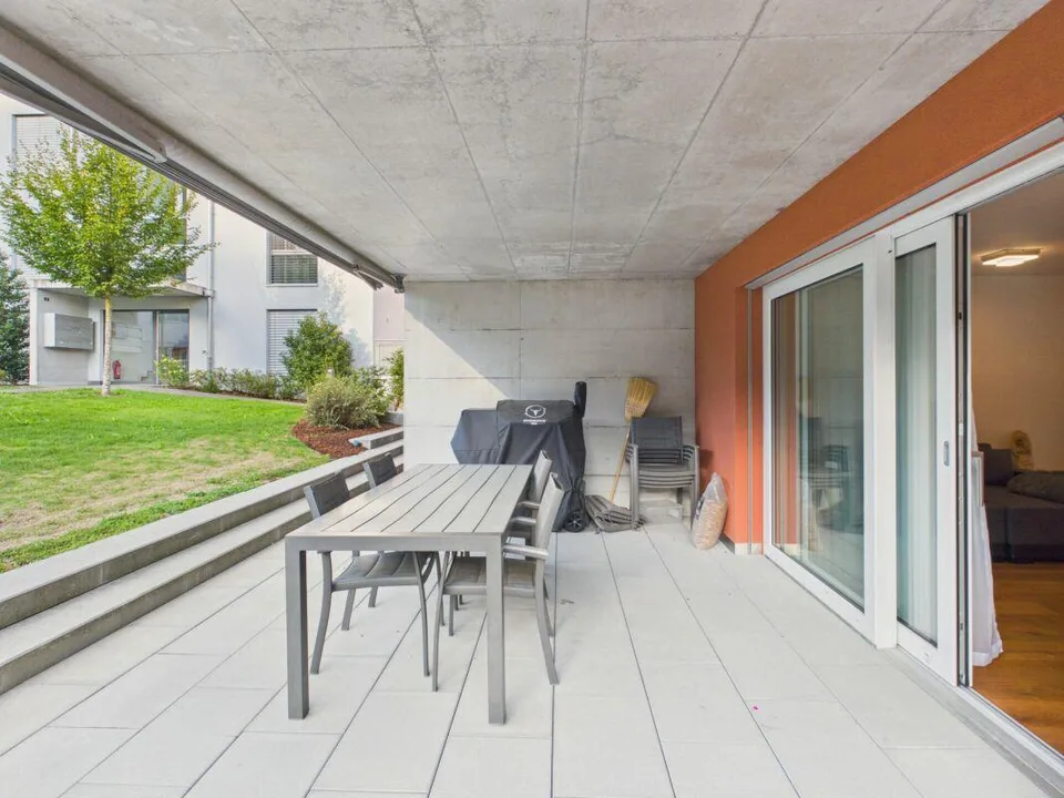 Bright garden apartment in a family-friendly residential area