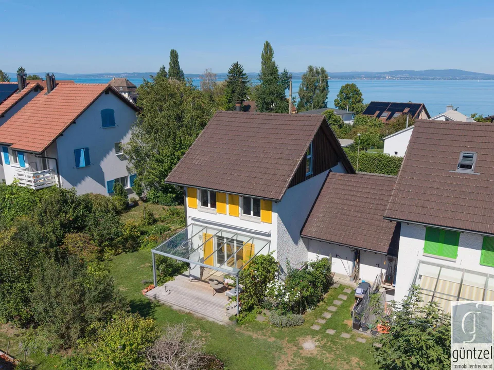 Kleines Raumwunder: 5-Zimmer-Einfamilienhaus in Seenähe – Foto 2 von 13