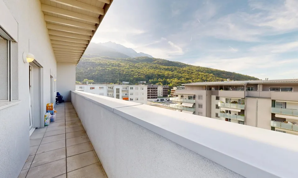 Large attic with 60m² terrace and mountain view. – photo 10 of 11