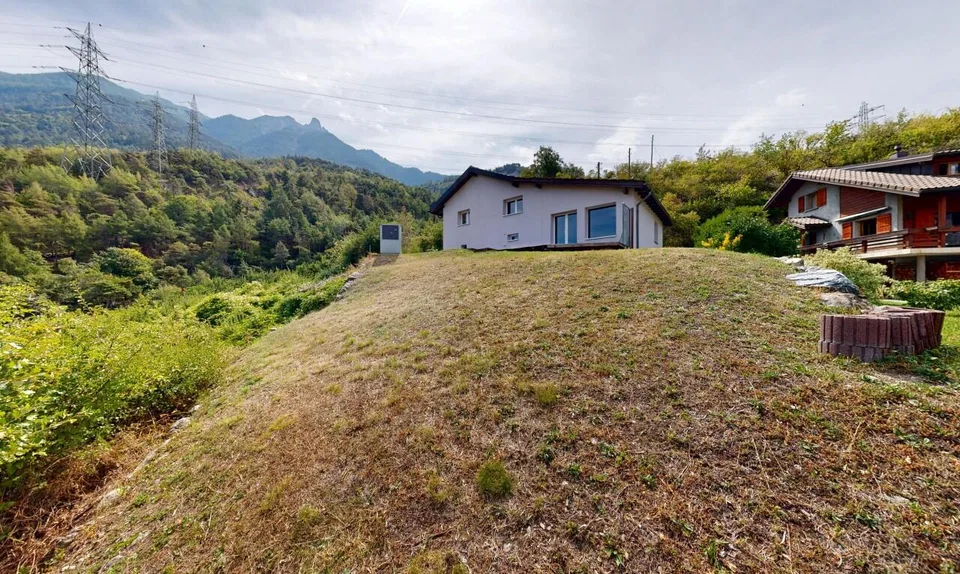 Casa ristrutturata con grande giardino e vista sulle montagne a Saxon – foto 10 di 11