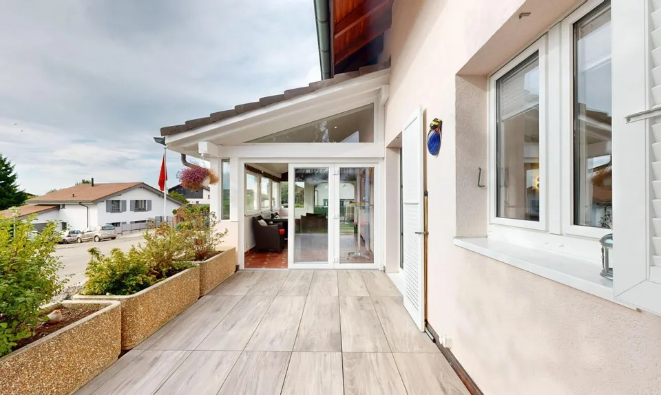 Helles Haus mit 5.5 Zimmern und Garten, ideal für Familien – Foto 3 von 11