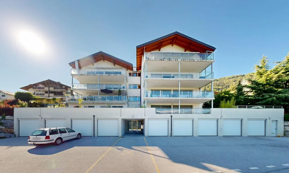 Appartement 4,5 pièces avec généreux espaces extérieurs et jardin – photo 4 sur 11