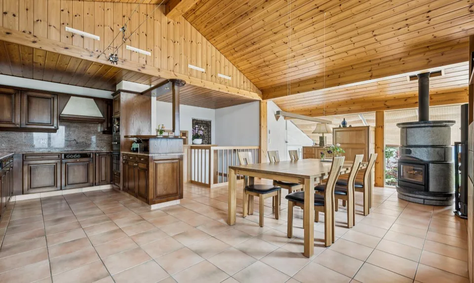 Exclusive: Large chalet in Val de Bagnes with a superb location – photo 3 of 11