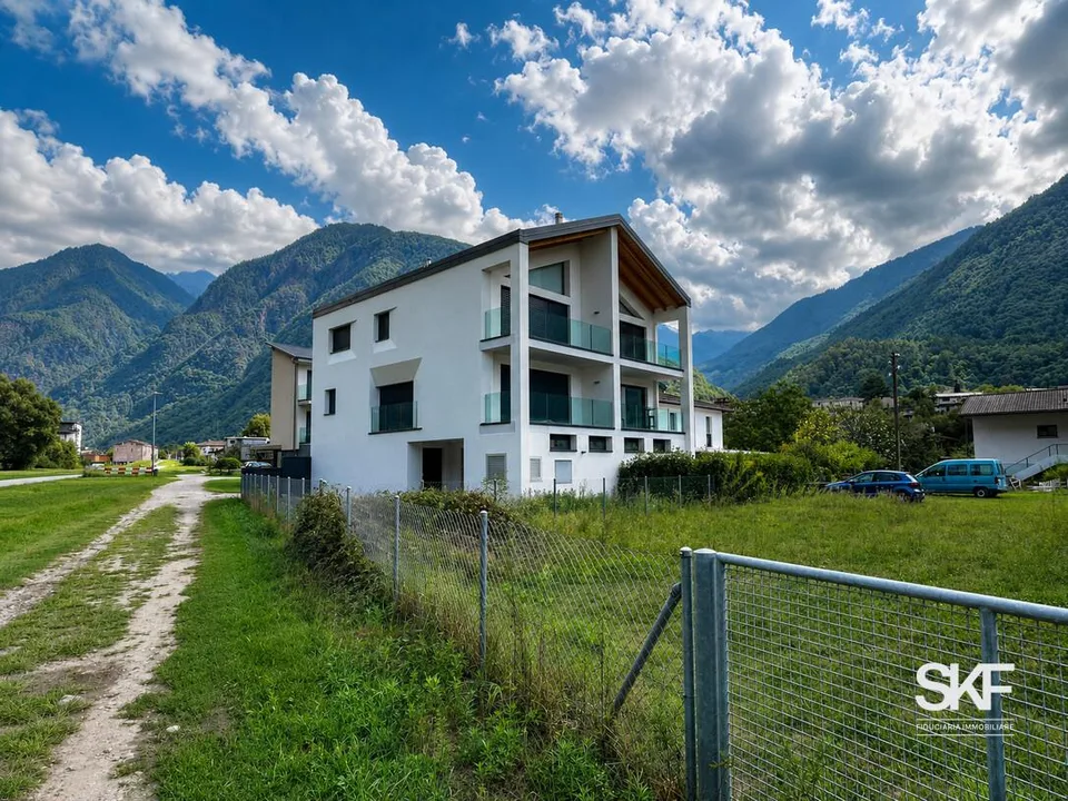 ROVEREDO - VENDESI MODERNA PROPRIETÀ CON VISTA APERTA – foto 12 di 25