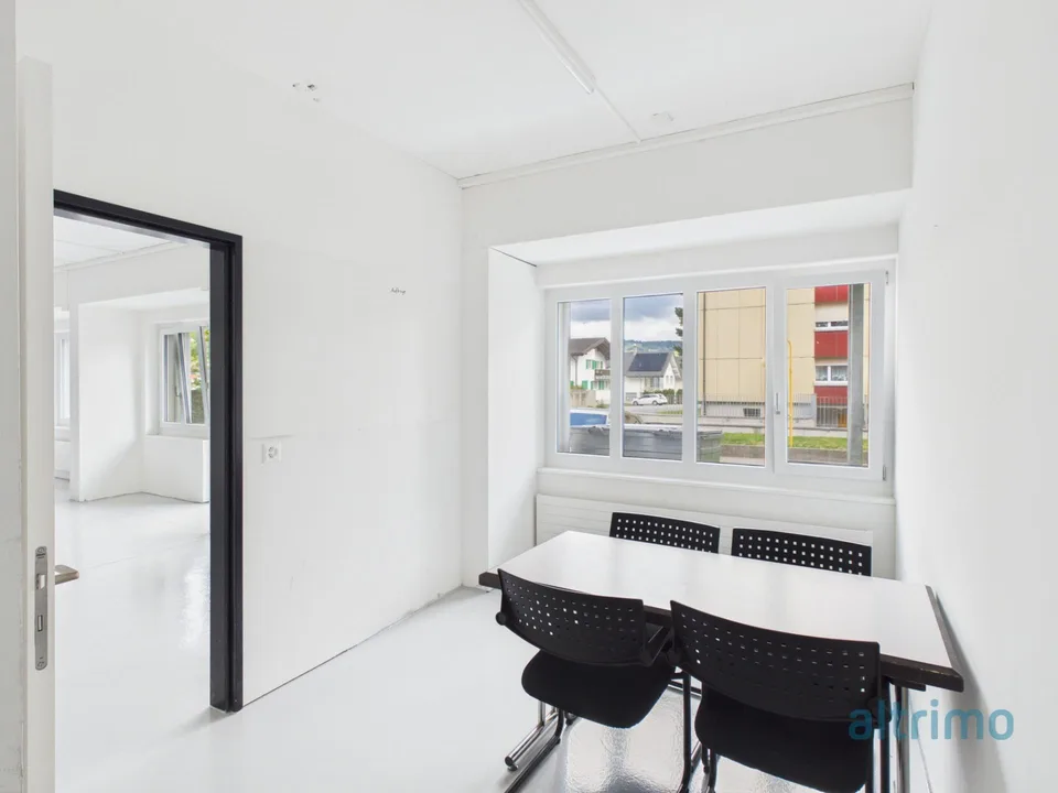 Grosszügige Büro- und Gewerbefläche an zentraler Lage – photo 2 sur 10